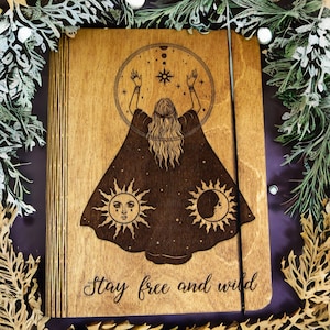 Libro degli incantesimi della strega personalizzato: quaderno wiccan in legno inciso