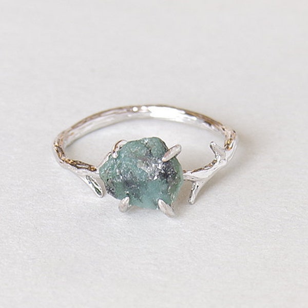 Raw emerald ring, May birthstone ring, Genuine Emerald ring, Dainty gemstone ring, Silver, gold, rose gold  boho ring, Green stone ring