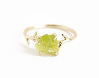 Raw peridot ring, Raw stone ring, August birthstone ring, Gemstone jewelry, Silver, gold, rose gold peridot ring, Gift for her