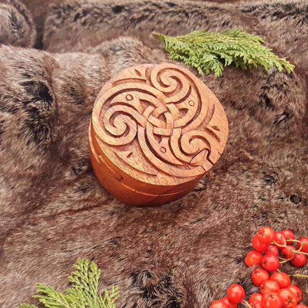 Boîte de puzzle de bijoux en bois sculpté à la main, triskelion celtique rond