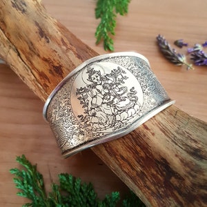 Bracelet jonc bouddhiste fait main déesse Tara et dragon