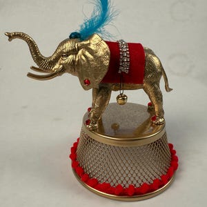 Gold Circus Elephant Cake Topper: Greatest Showman Party Decor
