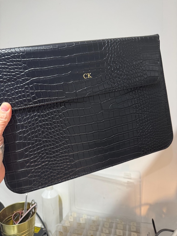 Custodia personalizzata per laptop da 13 pollici in pelle PU effetto coccodrillo - Italia Custodia personalizzata per laptop da 13 pollici in pelle PU effetto coccodrillo - Italia