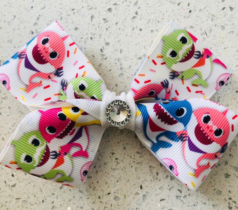 Baby shark bow clip Etsy