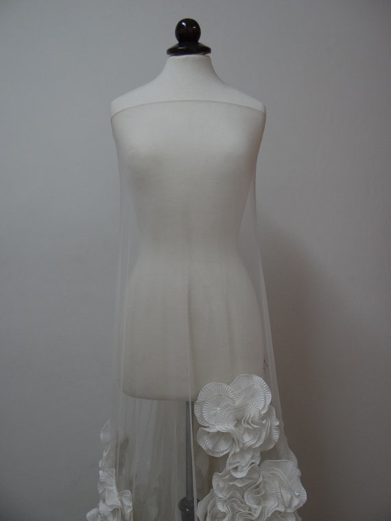 Tulle Ivoire clair clair Ivoire 3D fleurs à la main plissée. De mariée dentelle, tissu de haute qualité 9a6f2f Tulle Ivoire clair clair Ivoire 3D fleurs à la main plissée. De mariée dentelle, tissu de haute qualité 9a6f2f