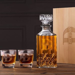 Gepersonaliseerde Groomsmen Gifts - Gegraveerde Whisky Decanter Set met Houten Doos - Groomsman Gift, Best Man Gift, Cadeau voor papa, Manor