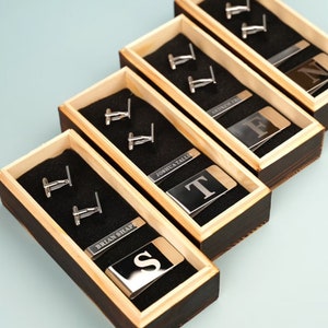 Regalos para padrinos de boda: gemelos personalizados, pinza para corbata y pinza para billetes con caja de madera. Regalo para padrinos de boda y padrinos de boda. Regalo para papá y esposo.