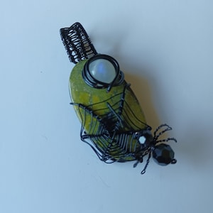 Wired Spider Pendant