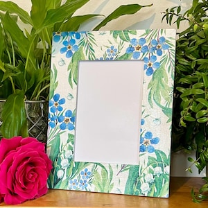 Vergissmeinnicht decoupage Fotorahmen, Blumen shabby chic Wohndekor, Treibholz Bilderrahmen, Blumen Bilderrahmen