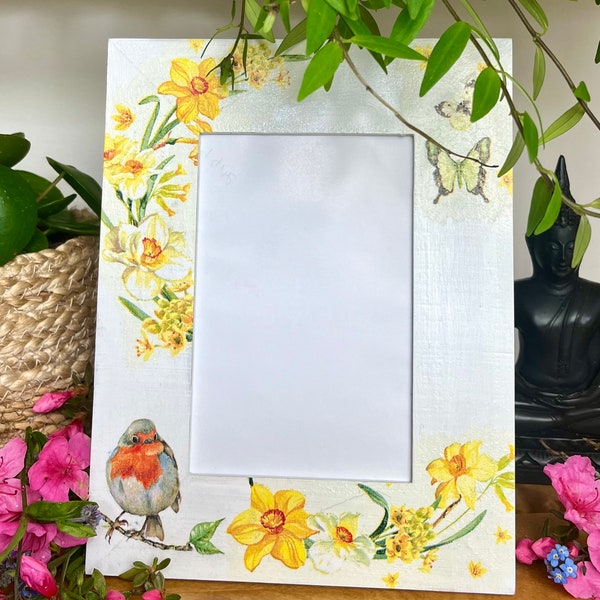 Robin and daffodil decoupaged photo frame, floral frame, bird and flowers shabby chic frame, home decor