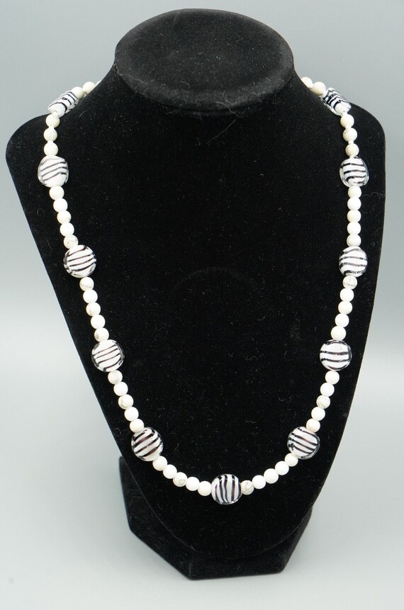 white glass bead necklace Gem