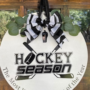 Ice Hockey, Hockey, Hockey Season, Door Hanger, Hockey Decor, Sports, Hockey Sign, Sports Sign, Winter, Door Sign, Home Decor, Hockey Wreath