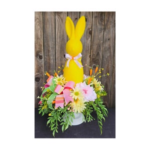 Easter table arrangement, Easter centerpiece, Spring Centerpiece, Easter Bunny decor, Easter floral arrangement, Spring flowers