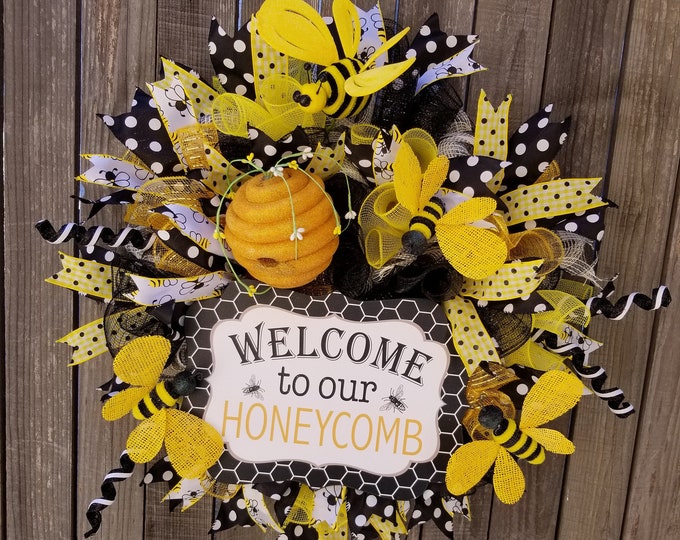 Welcome Wreath Bee Wreath Buffalo Plaid Wreath Everyday Wreath Bumble Bee Wreath Bee hive Summer Wreath