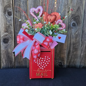 Valentine&#39;s Day Mailbox Centerpiece, Valentine Table arrangement, Valentine Heart decor, Heart table decor, Valentines gift
