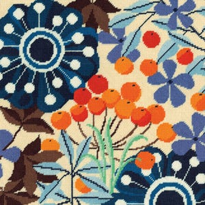Kit de tapisserie, kit de broderie - Kit de tapisserie Fleurs et baies, kit de broderie art moderne, par Faye Baines