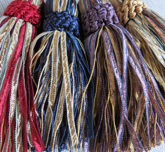 Pompons de soyeux luxe - grand ruban soyeux de coupe pompons - glands de clé - coussin passementerie - 120mm - 4 couleurs magnifiques ff57fd Pompons de soyeux luxe - grand ruban soyeux de coupe pompons - glands de clé - coussin passementerie - 120mm - 4 couleurs magnifiques ff57fd