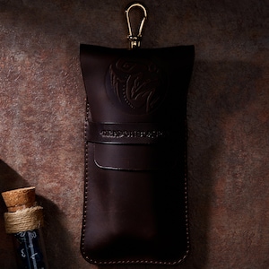Cthulhu RPG Doppel Potion Bag | Große Würfeltasche | Dunkelbraune Ledertasche Mit Würfel-Trank-Flachmann | Würfelhalter für Dragons Adventure Dungeons