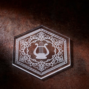 Bard Hexagon Coaster | Clear Acrylic | Laser Engraving | Fantasy | RPG | Dice | Gift | Christmas | Kitchen | Idea | Unique