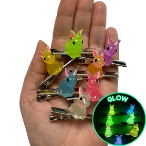 Set de 7 pinzas para el pelo con forma de conejo que brillan en la oscuridad / Adornos para festivales - Accesorios rave - Pinzas para el pelo - Pinzas para sombreros - País de las Maravillas