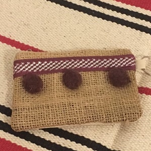 Porte monnaie jute et simili cuir doré fushia pompon marron chocolat artisanat marocain  cadeau témoin femme