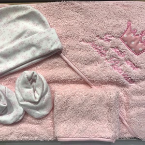Cadeau naissance personnalisé bébé cape bain chaussons bonnet coffret bébé image 3