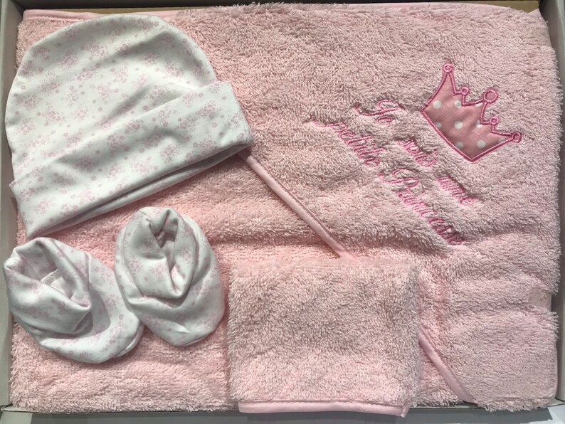 Cadeau naissance personnalisé bébé cape bain chaussons bonnet coffret bébé image 3