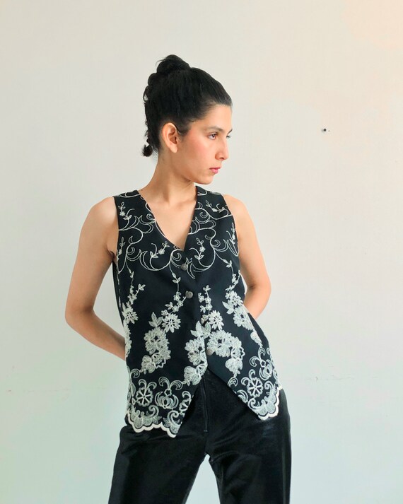 Vintage black embroidery vest