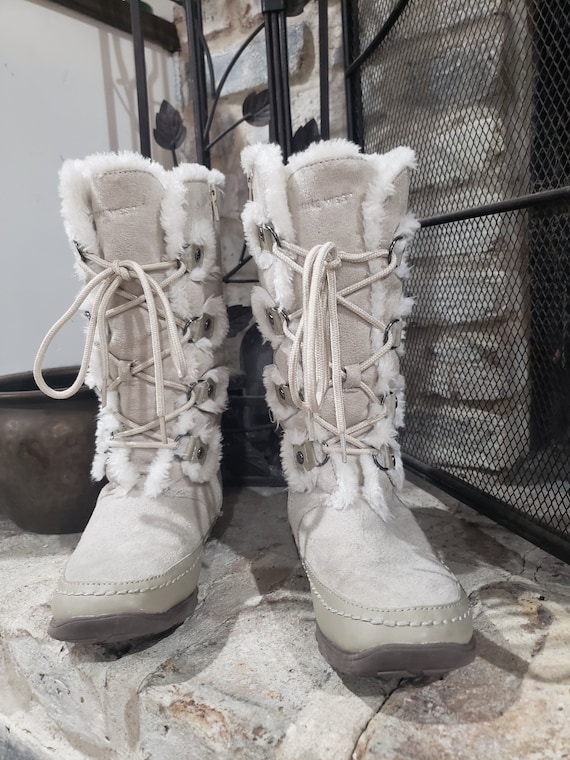 Vintage Hippie Boho Beige Suede and Ivory Faux Fur Ankle Boots 7M
