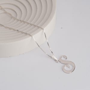 Pendentif lettre majuscule cursive en argent sterling - Collier avec pendentif initiale - Breloque initiale cursive personnalisée - Bijoux pour initiale - Cadeau pour elle