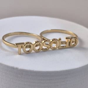 Zwei Finger Name Ring - Benutzerdefinierte Doppel Finger Name Ring - Personalisierter zwei Finger Ring - Benutzerdefinierter Name Statement Ring - Trendy personalisierter Schmuck