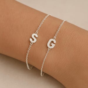 Personalized Initial Charm Bracelet - Custom Letter Bracelet - Minimal Letter Bracelet - Custom Initial Jewelry for Her - Initial Bracelet