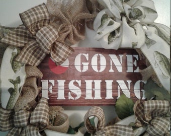 Gone Fishing Wreath Any Days A Great Gone Fishing Day Perfect Cabin Hunting Wreath Gone Fishing Wreath Welcome Wreath Fishy Fishy Retirement