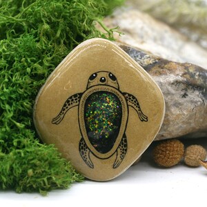 Yuitoid Creature Fantasy Gift Home Decor Painted Rocks Paperweight Weird Alien Insect Turtle Beetle Cryptozoology Entomology Pebble Art