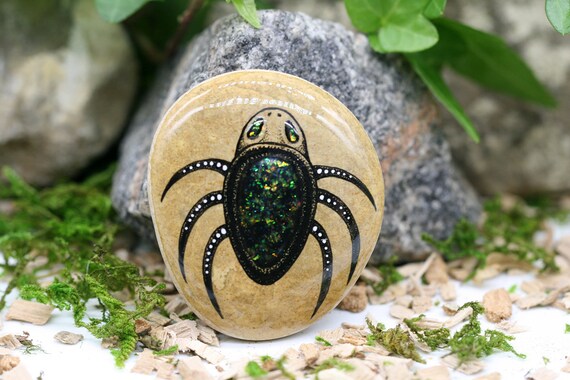 Yuitoid Creature Fantasy Gift Home Decor Painted Rocks Paperweight Weird Alien Insect Turtle Beetle Cryptozoology Entomology Pebble Art