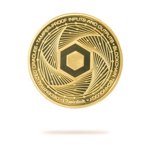 Gold ChainLink (LINK) physical crypto coin by Cryptochips. Collectable Cryptocurrency You Can HODL. Chainlink coin merch or gift for crypto enthusiasts.