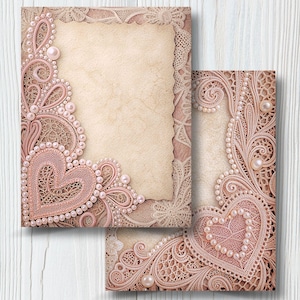 Puede incluir: Tres tarjetas decorativas con estética vintage. Las tarjetas presentan intrincados diseños de encaje en tonos rosa y beige, adornados con perlas de imitación. El punto focal es una forma de corazón, que añade un toque romántico. Las tarjetas tienen un aspecto de papel envejecido.