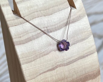 Sparkling Amethyst Flower Shaped Necklace, Cord Necklace, Minimalist, Purple Gemstone, Green Gemstone, Custom Length