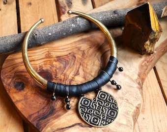 Shipibo Torque with Pineapple Fibre Vegan Leather + Obsidian | Plastic Free | Sustainable