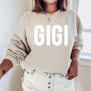 Gigi Sweatshirt | Geschenk für Oma, Gigi Geschenke, personalisierte Geschenke für Oma, Oma Sweatshirt, Nana Pullover, individuelles Sweatshirt mit Rundhalsausschnitt