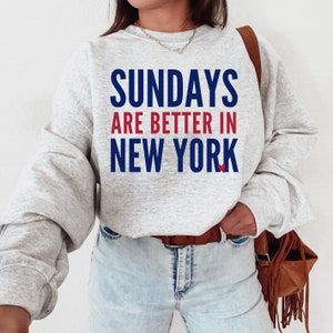 Benutzerdefinierte Fußball Sweatshirt | New York Football, Custom Football Shirt, New York Sweatshirt, New York Fan, NY Gifts, Custom Crewneck Pullover