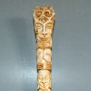 Büffelknochen Statue Indonesische Insel Versandkostenfrei