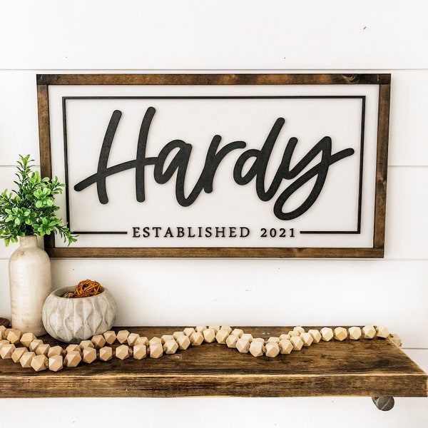 Letrero de madera personalizado con nombre, letrero de madera con apellido, letrero de madera cortado con láser, ideas para regalos de boda, letrero de madera rústico