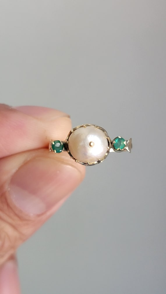 14k solid gold and pearl ring