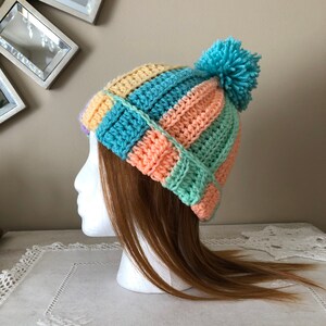 Kinder Pompom Hut, bunte häkeln Pompom Mütze für Kinder, Regenbogen stricken Pompom Mütze, Spaß und bunte Pom Pom Hut
