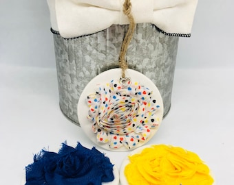 Shabby Chic Floral Ornament Gift Set – Fabric and Ceramic Charms