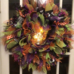 Halloween Wreath, Spider Wreath, Skull Wreath, Light-up Wreath, Halloween Decor, Halloween Door Hanger, Holiday Decor, Front Door Wreath