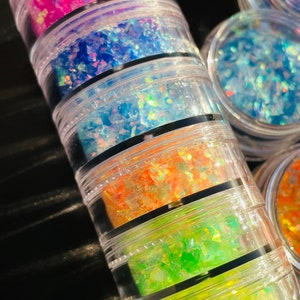 Iridescent Rainbow Effect Glitter Tumbler Glitter Flakes Nail Art Powder Dust Flakes Hot Nails Iridescent Flakes 5Grams Pink Glitter