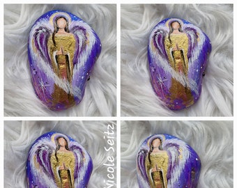 Angel painted on stone * 7.5 x 5.5 x 2.7 cm * Blue - Purple, Gold