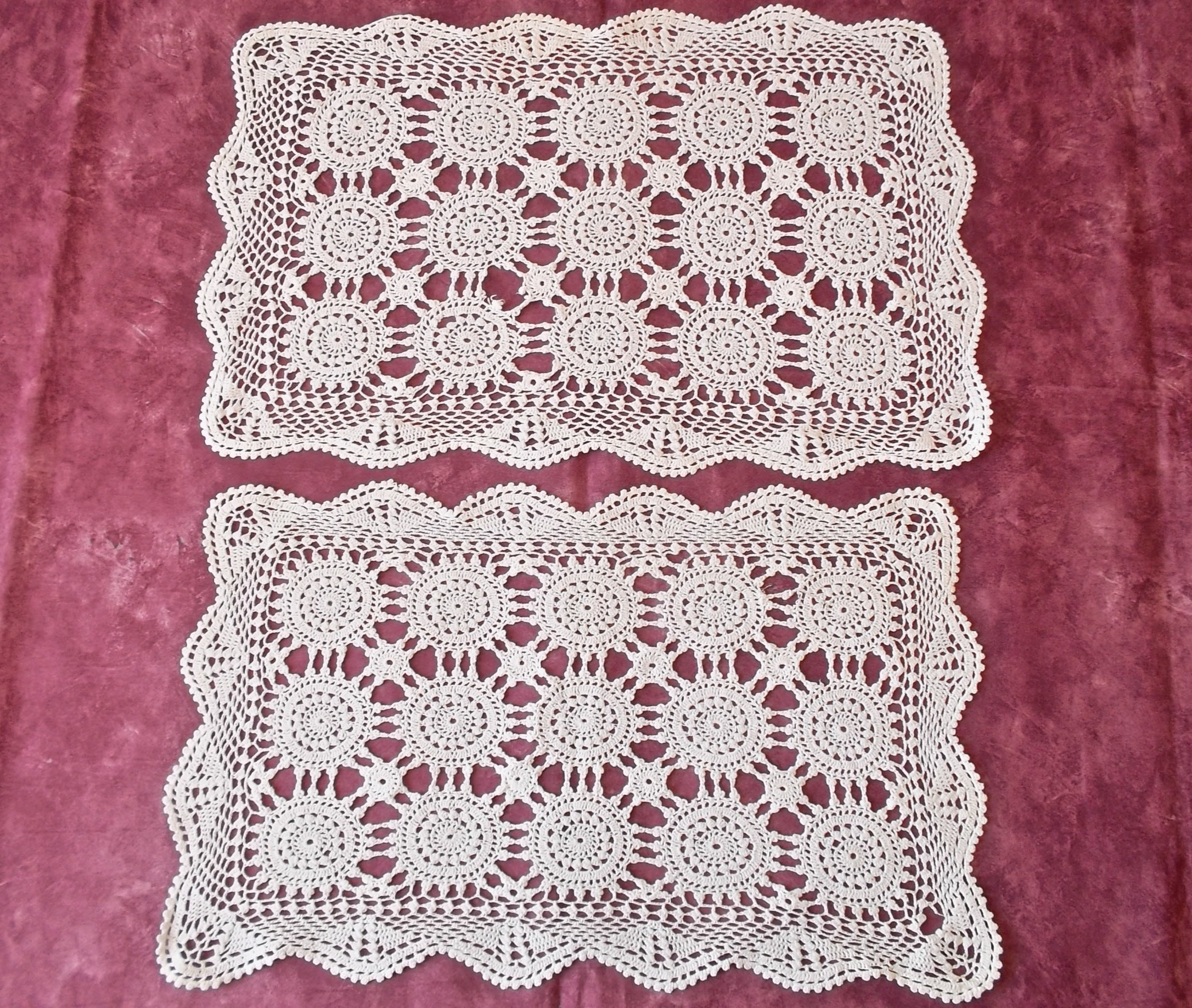 2 Dessus de Plateau/ Napperons en Crochet